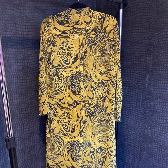 Printed see through button up blouse - Picture 2 of 3